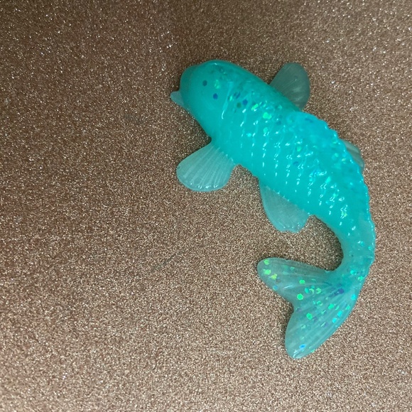 Resin koi figure - Picture 2 of 9